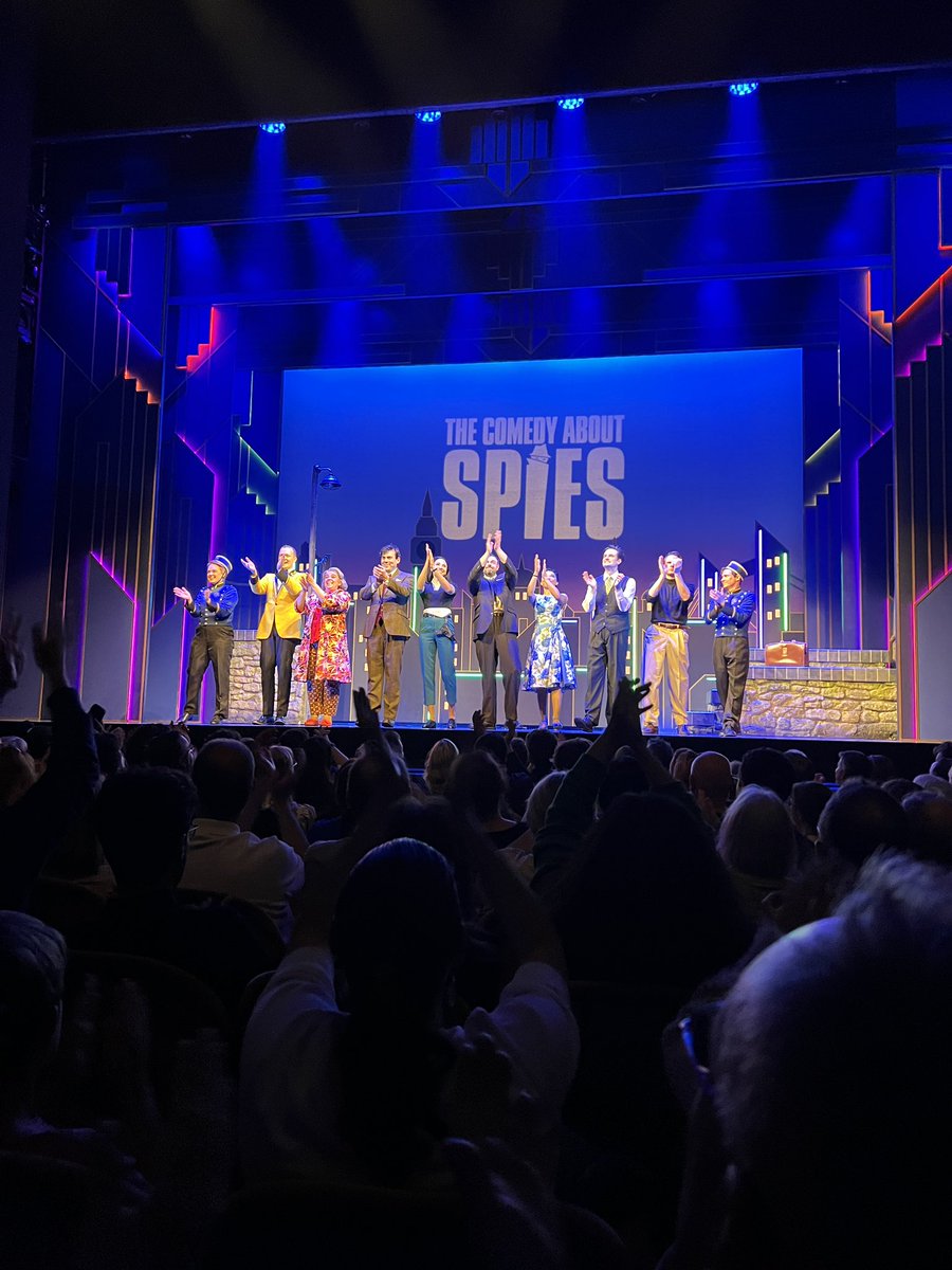 calvindyson's tweet image. Had so much fun at @spiescomedy last night! @mischiefcomedy put on a terrific show and the comedic timing of the cast was impeccable. Not sure who arrived on the No Time to Die branded bike but I appreciated seeing it parked outside the theatre all the same 😂 go see the show!
