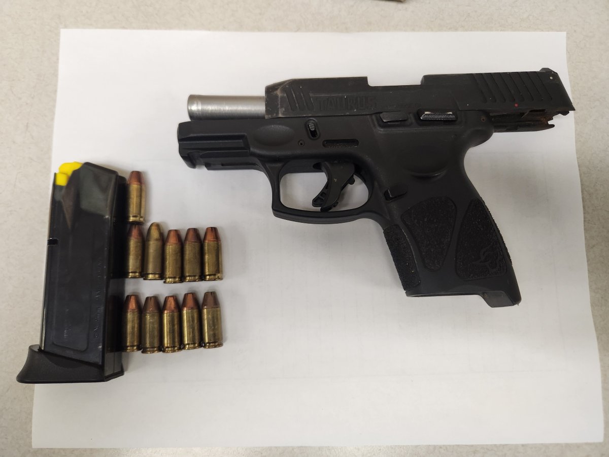 PPDJosephBusa's tweet image. Outstanding work by 39th District Officers P/O Sutton, Crenshaw, P/O Messman, P/O Rodriguez, P/O Mooney, P/O Cannan, P/O Gershwin & P/O Lee. 4 Individuals in custody and 4 firearms recovered. @PPD39Dist