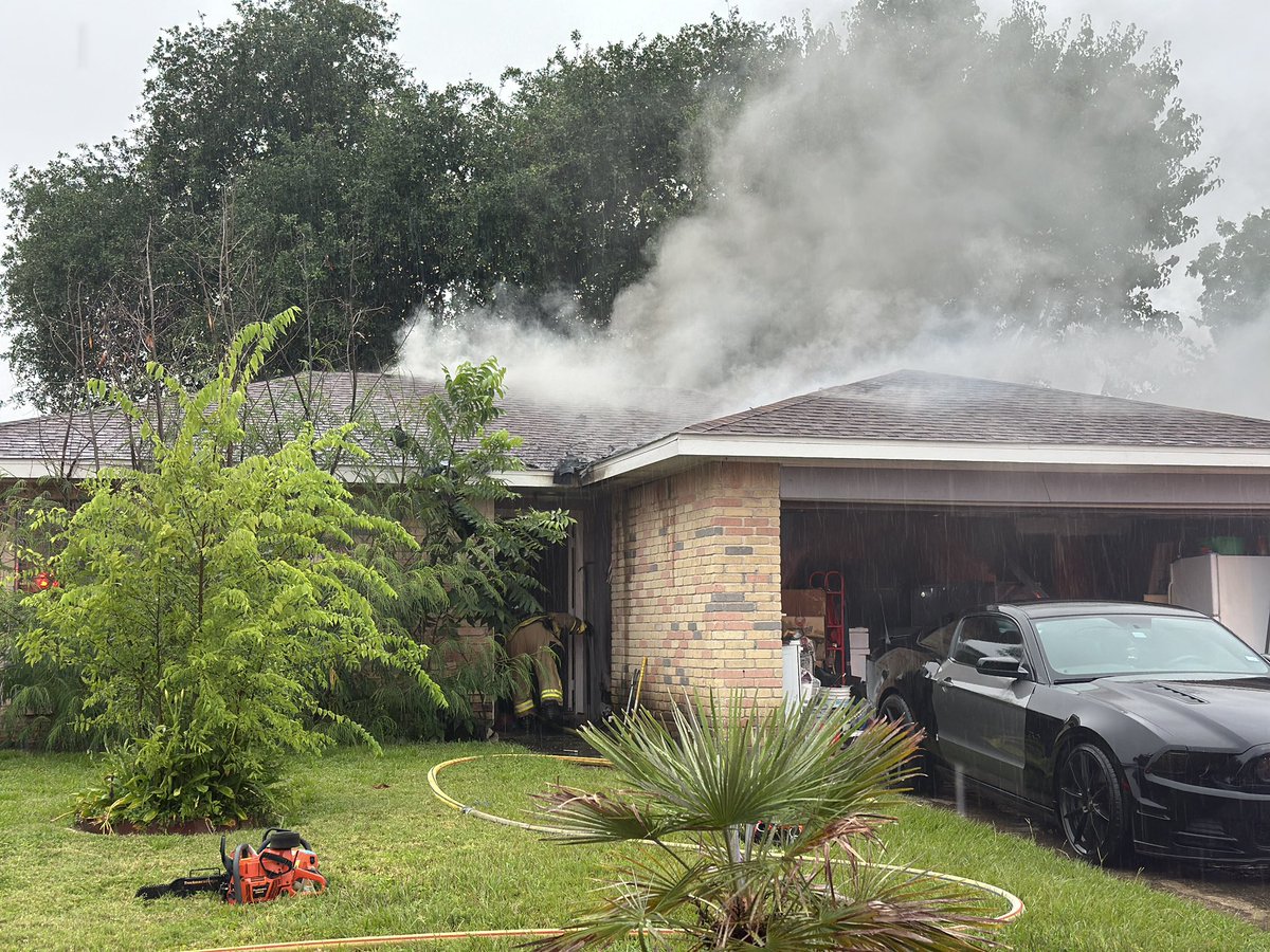 Crews were dispatched to a house fire this morning in the Chimney Hill Subdivision.  Crews arrived quickly and were able to extinguish the fire.   

Thankfully, the resident’s and their pets were able to make it out safely.   Red Cross has been called to assist the family .