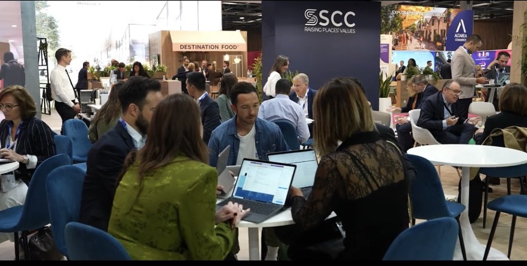Je représente la <a href="/VilledeNice/">Ville de Nice</a> au #SIEC salon de l’immobilier commercial. Mais c’est surtout l’occasion de faire la promotion de l’attractivité de notre territoire mise en place par la politique de <a href="/cestrosi/">Christian Estrosi</a> afin d’attirer de nouveaux porteurs de projet et de nouvelles enseignes.