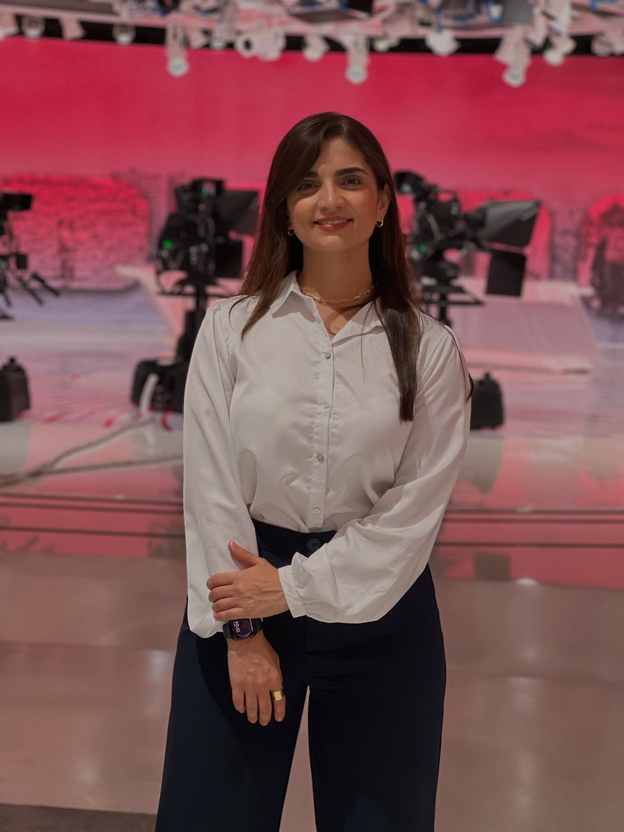 من الدوحة، أبدأ فصلًا مهنيًا جديدًا بانضمامي إلى #التلفزيون_العربي
فخورة بأن تكون هذه المحطة ذروة مسيرتي الصحفية التي بدأت قبل 10 سنوات، العمر نفسه للقناة التي أؤمن برؤيتها، ونهجها في القضايا السياسية والأخلاقية.
فخورة بأن أكون في مكان أتماهى معه في سرد الحقيقة، كما يجب أن تُروى
