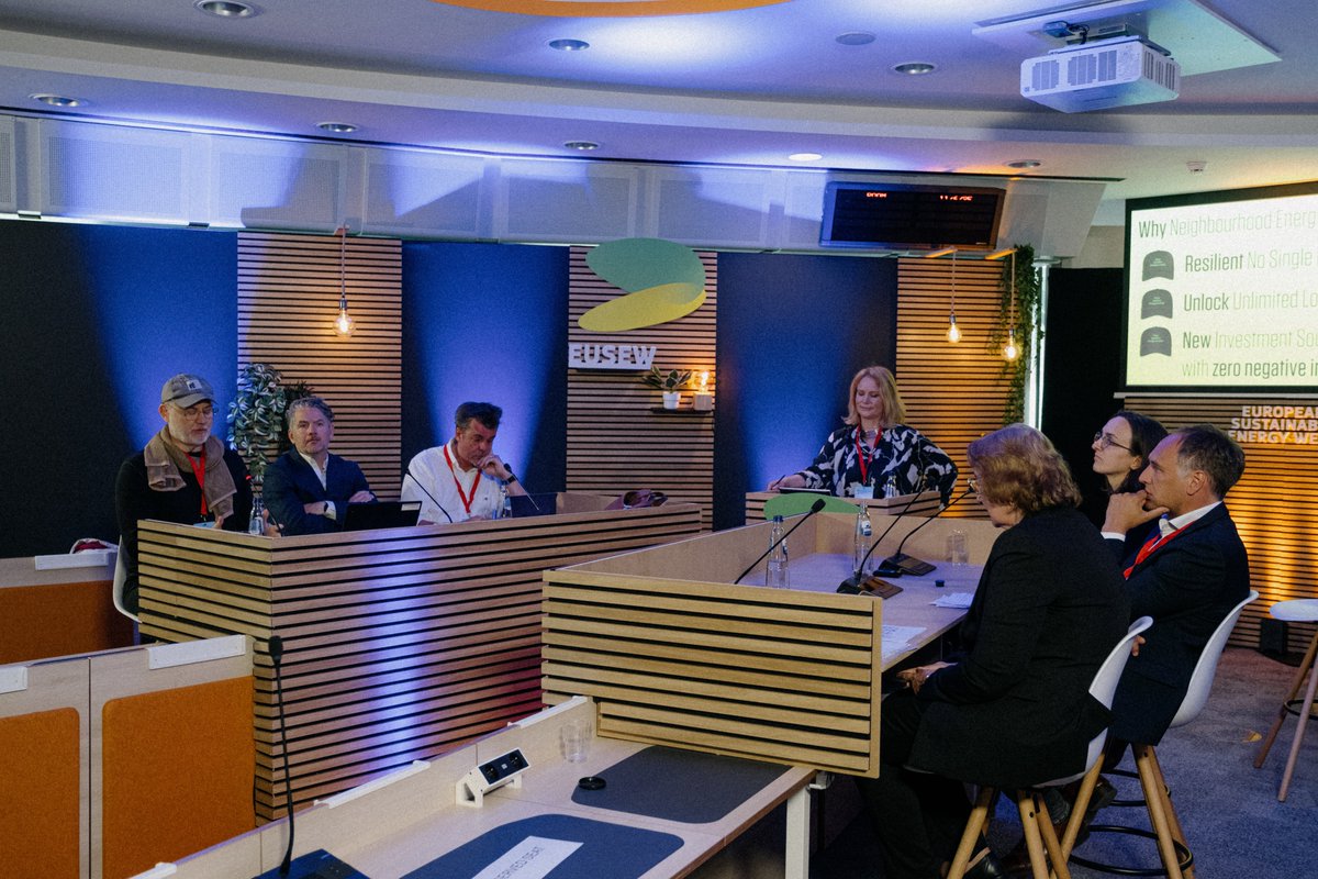We’re wrapping up another day at #EUSEW2025, with our heads full of new ideas to make the clean transition work!

Today's sessions focused on:

♻️ Competitiveness &amp; investments
⚡️ Energy affordability &amp; efficiency
☀️ Renewable energy
📉 Decarbonisation

See you tomorrow for more!