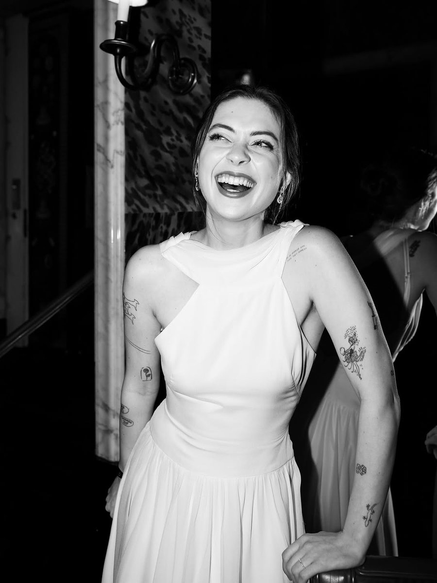 LizzymUpdates's tweet image. 📸| More of Lizzy at the #TonyAwards after party at Carlyle in NYC!

(via ig/drewxphotography)