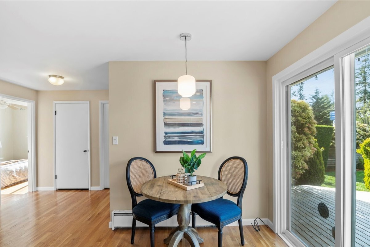 DesignRealty3's tweet photo. Curated. Clean. Completely market-ready.
Our staging team knows how to make a first impression last. 

Thinking of Selling your home? Or are you a broker, with no time to organize great staging? ⬇️⬇️⬇️
Click Here: https://t.co/5D1Q6BXYAk

#StageToEngage #ListingTransformation https://t.co/HQ08VsclCl