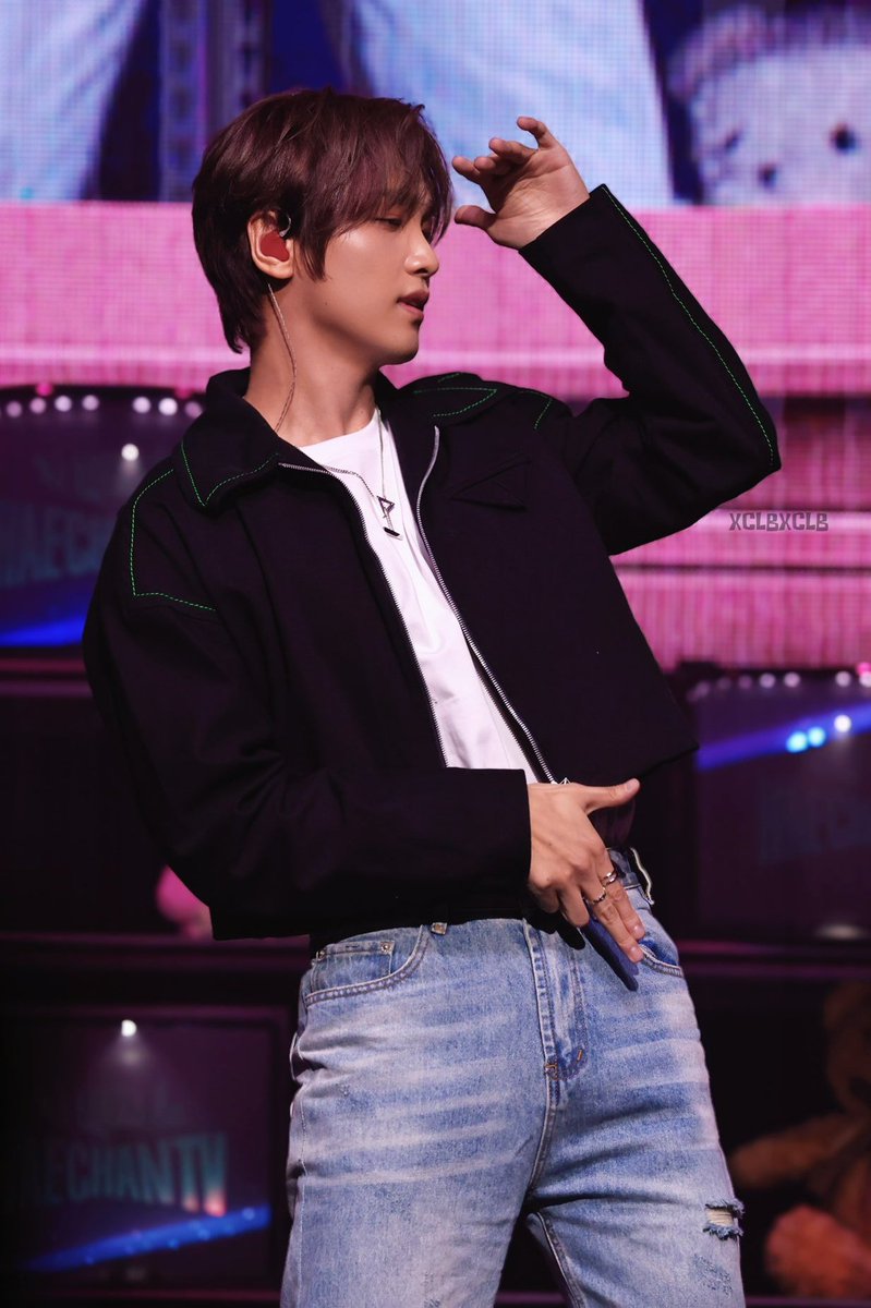 OKAY?? LEE HAECHAN... 🫠🧎🏻‍♀️
