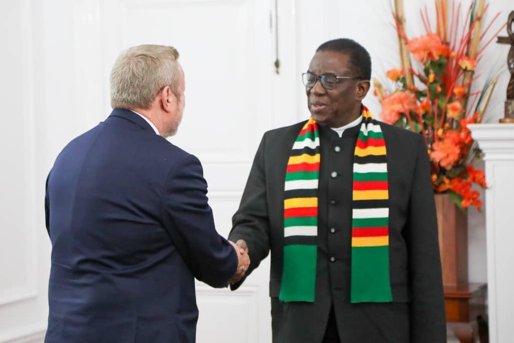Lord_Collins's tweet image. United by deep people-to-people links, the UK and Zimbabwe are focused on our partnership for economic growth, from trade and investment to energy and climate. 

Thank you @edmnangagwa for your time to discuss how 🇬🇧 and 🇿🇼 can deliver on our shared mission.