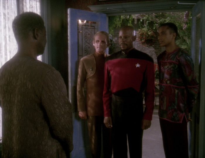 Always hoping rational people will prevail...

Join us tomorrow night to discuss the ever timely Homefront &amp; Paradise Lost episodes of #StarTrekDeepSpaceNine

tinyurl.com/SalonJune12

#StarTrek #Podcast 🖖 🕯️