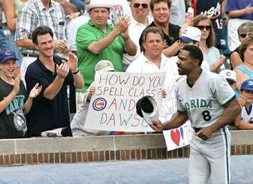 HarryHaris48861's tweet image. Andre Dawson of the Florida Marlins gets a standing ovation from the crowd at Wrigley Field where he was a fan favorite playing for the Chicago Cubs. #AndreDawson #FloridaMarlins #Florida #Marlins #Marlinsbeisbol #baseball ⚾️