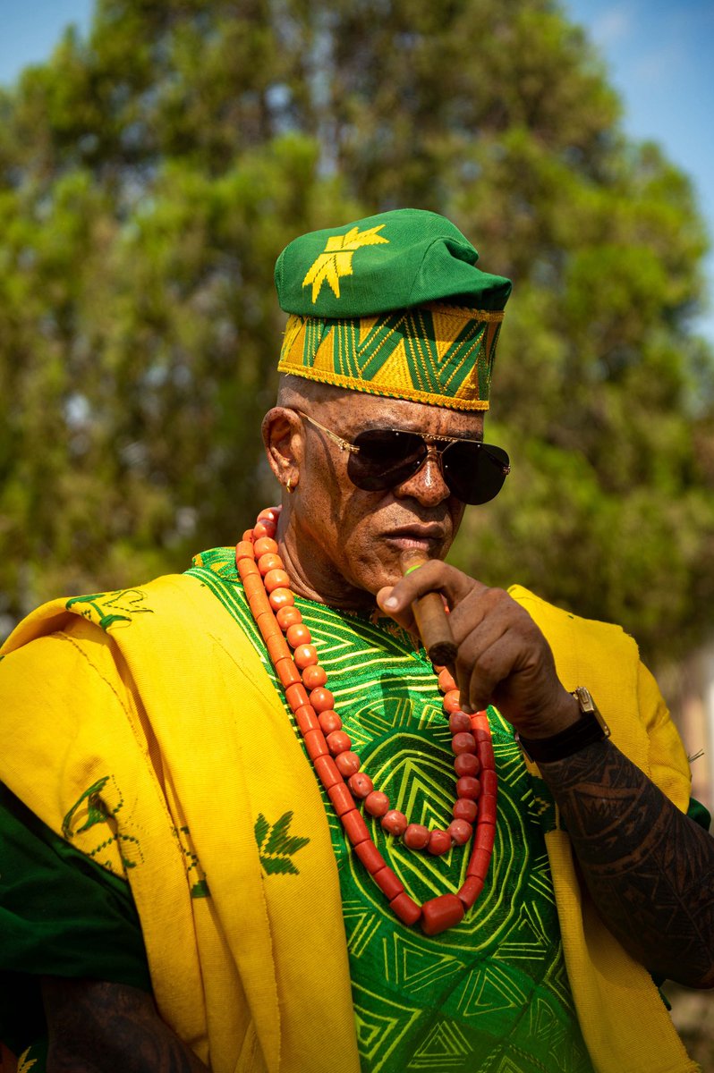 FarooqOreagba's tweet image. Rode in like a don, puffing on big smoke.. #purocigars #OjudeOba2025 #Rhobesofficial