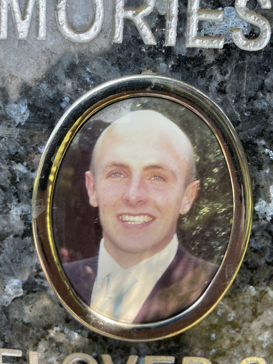 RudiJeffery's tweet image. Happy birthday 🥳 to the best pal a boy/man could ask for !x!x  ..
Still hurts mate , same time same place next year xxx #ernie #seeyousoon