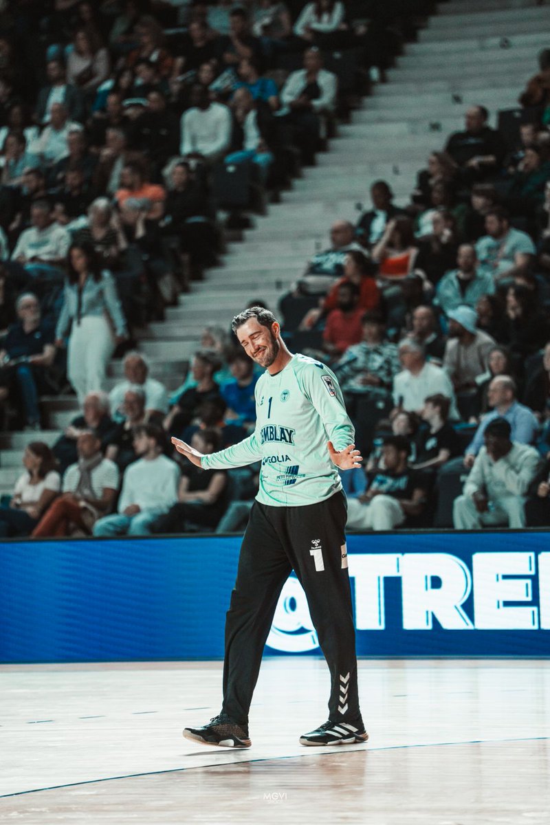 Cyril Dumoulin tweet media