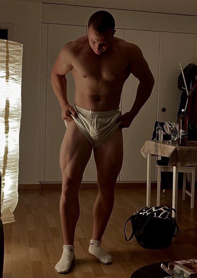 MuscleGod05's tweet photo. @MASTER_UPDATES True, a STRAIGHT GOD!🤣😈 &amp; proud of it. https://t.co/BB0NxmEYgK