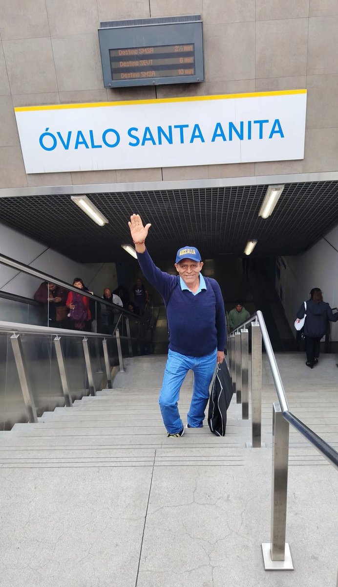 ❤️ #Caminante no hay camino. #Camino se hace al andar.
Ayer en el Óvalo de Santa Anita del #Metro 2 de #Lima -#Peru 🇵🇪
... Rumbo al #CongresoBA
#Tren
#Train
#Auccalla
#EduardoAuccalla 
#EduardoAuccallaMuje
