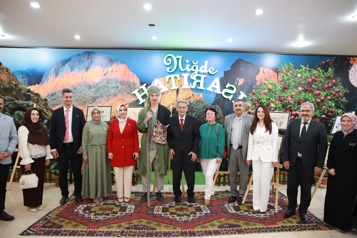 💫 ANADOLU MEKTEBİ YUNUS EMRE İL PANELİ 💫

Anadolu Mektebi Yunus Emre İl Paneli, Anadolu Mektebi Kurucusu Sn. Prof. Dr. Sami Güçlü, Merkez Valisi Sn. Aydın Nezih Doğan, İl Müdürümüz Elif Özbek, eğitim yöneticileri, öğretmen ve öğrencilerin katılımıyla gerçekleşti.

Mezun