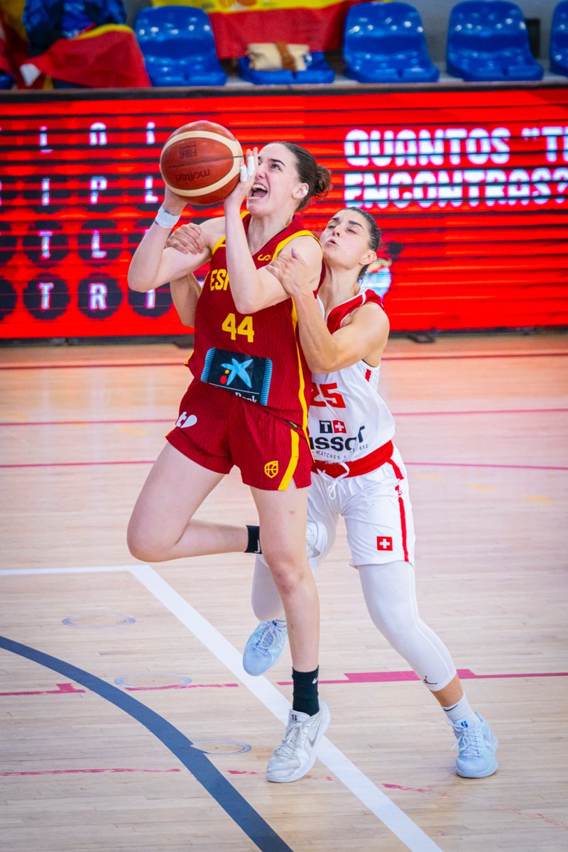 GIGANTESbasket's tweet photo. Descanso en el último amistoso de la #SelFem🇪🇸

👉 España 49-34 Suiza 

📸Alberto Nevado https://t.co/sXnohZUOO5