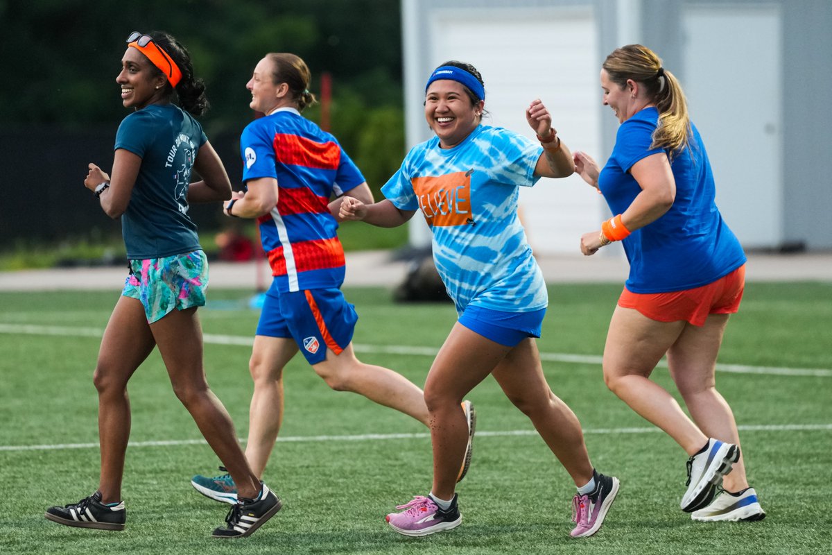 FCC_Foundation's tweet image. We had a fun night last week with these incredible women at Ladies Lace Up! 🧡🫶💙