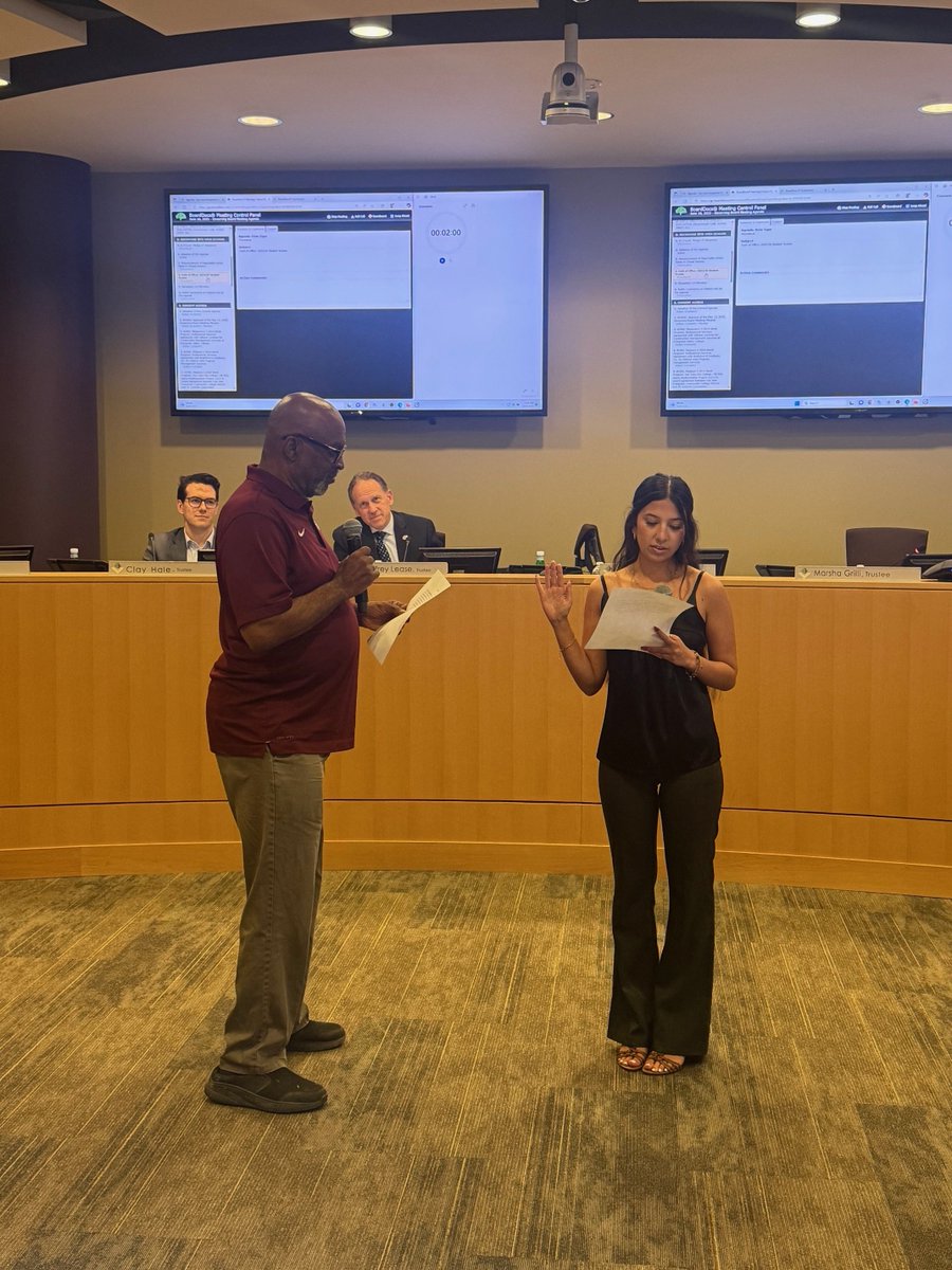 During last night's meeting of the SJECCD Board of Trustees, Board President Tony Alexander administered the Oath of Office for recently elected <a href="/SJCityCollege/">San José City College</a> Student Trustee Olivia Gomez Madrid.
