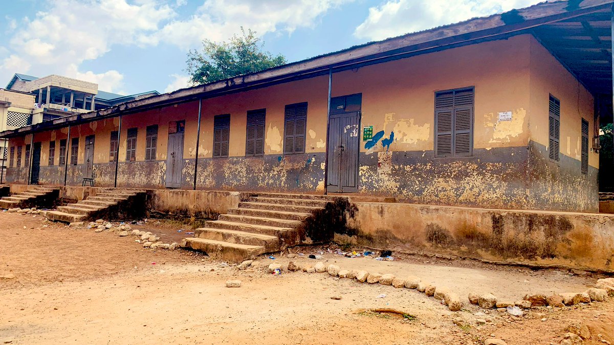 This was my JSS, St. Augustine’s Anglican, Akwatia Line, Kumasi. I wrote my BECE in 1998 at Kumasi Anglican Secondary School; we shared the same space.

P.S. Nobody should come and  ask me what grade I got… 🤣🤣