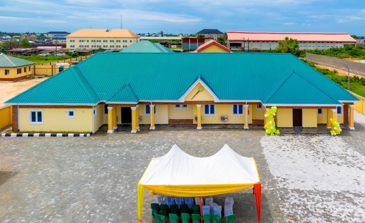 Mr_JAGs's tweet photo. LAGOS LGA PROJECTS UPDATE 

Governor of Lagos State, Mr @jidesanwoolu today at Officially Commissioned projects executed by the Ibeju-Lekki Local Government Area, under the leadership of Hon. Abdullahi Sesan Olowa @Olowajaja 

The Projects are as follows: 

Newly Constructed Administrative Block named: ‘Bola Ahmed Tinubu House’

The New Legislative Building for the Local Government. 

Standard Paved Babajide Olusola Sanwo-Olu Road

And

Groundbreaking ceremony of The Ibeju-Lekki Housing Estate 

#IbejuLekkiLGA
#LagosLGAProjectUpdate  
#GreaterLagosRising