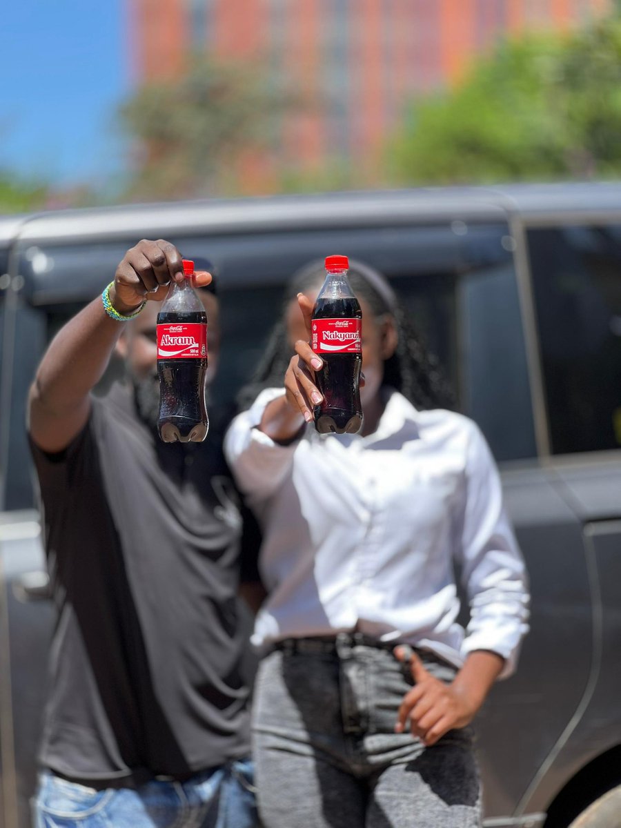 akrambanks24's tweet image. Finding our names on the coke bottles made our day , you can also visit a nearby shop for yours
#ShareACoke
#RefreshUG