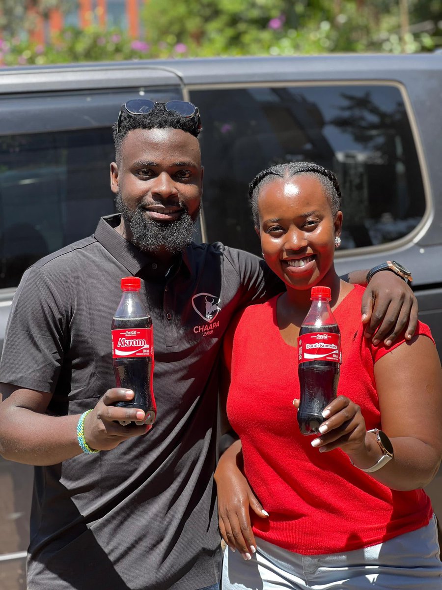 akrambanks24's tweet image. Finding our names on the coke bottles made our day , you can also visit a nearby shop for yours
#ShareACoke
#RefreshUG