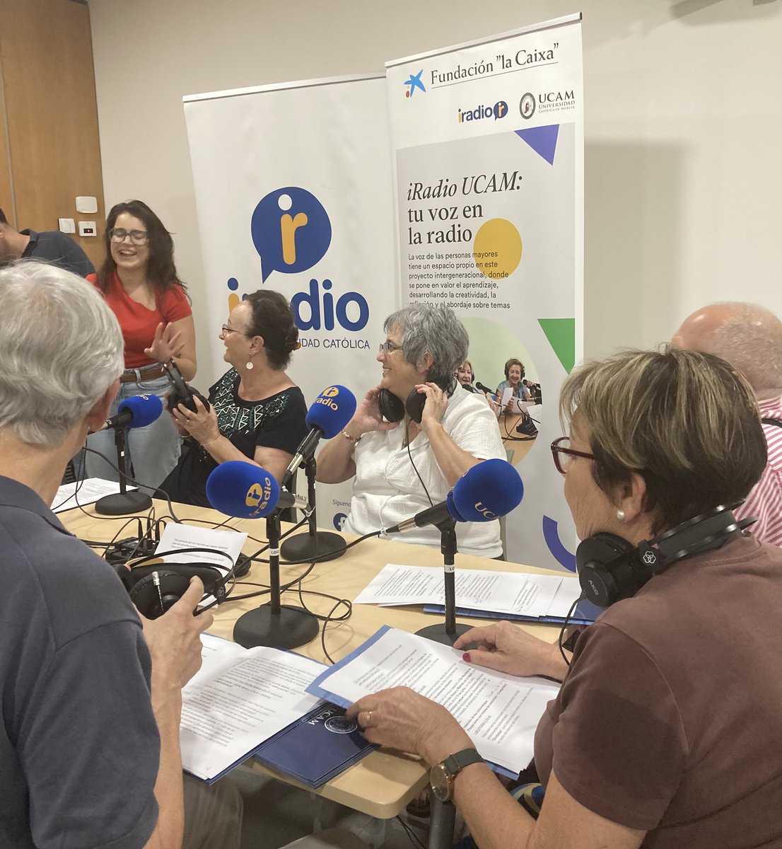 <a href="/iradioUCAM/">iradio UCAM</a> intergeneracional: Cineforum con motivo del Día Mundial de Toma de Conciencia del Abuso y Maltrato en la Vejez, con la participación de los mayores del Taller de Radio en el Espacio Fundación La Caixa.