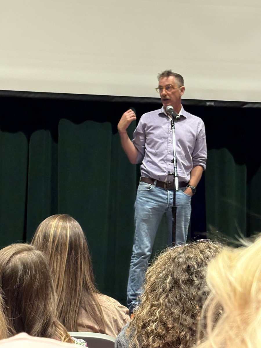 MrsBsEnglish's tweet photo. It was a great morning listening to Bill Lepp! His storytelling is unmatched and he had great advice on bringing storytelling into the classroom! @KEDC1 @KEDCGrants @AchieveKedc https://t.co/y0qrgranqc