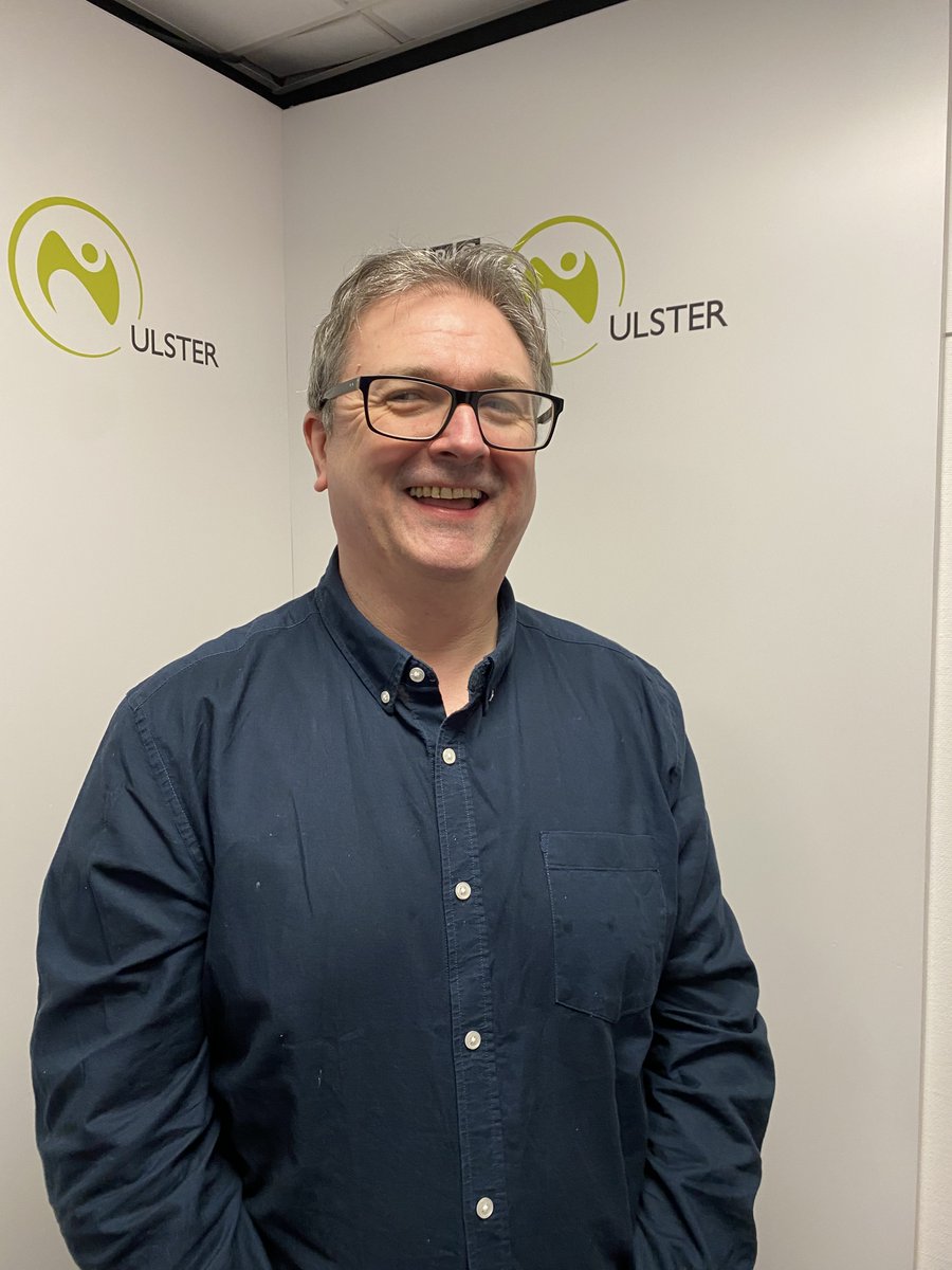 BBC GAEILGE (@bbcgaeilge) on Twitter photo Ar Blas le <a href="/MBhreathnach/">Máire Bhreathnach</a>:
Ciarán Ó Pronntaigh agus <a href="/PChiarain/">Póilín Ní Chiaráin</a> ar na círéibeacha ar an Bhaile Meánach, an clár Spotlight ar dhúnmharú Sheáin Brown, agus an scéal is déanaí ó Gaza.
<a href="/DomhnallOCathin/">Domhnall O'Catháin</a> ar agóidí Los Angeles.
19:30 @bbcsounds, BBC Raidió Uladh ⁊ BBC Raidió Feabhail Ar Blas le <a href="/MBhreathnach/">Máire Bhreathnach</a>:
Ciarán Ó Pronntaigh agus <a href="/PChiarain/">Póilín Ní Chiaráin</a> ar na círéibeacha ar an Bhaile Meánach, an clár Spotlight ar dhúnmharú Sheáin Brown, agus an scéal is déanaí ó Gaza.
<a href="/DomhnallOCathin/">Domhnall O'Catháin</a> ar agóidí Los Angeles.
19:30 @bbcsounds, BBC Raidió Uladh ⁊ BBC Raidió Feabhail