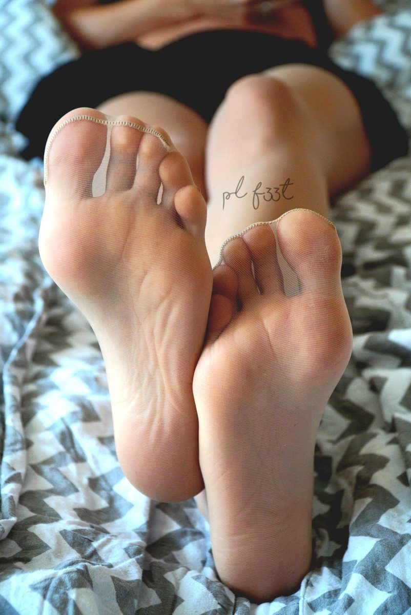 polish_ft's tweet photo. Nude or black nylons?

#nylonfeet @Feetopia @wantgirlsfeet @Thetoesfinder1 @Prettytoes69 @rt_feet @nylonfeetuk https://t.co/yLgjDZl6ha