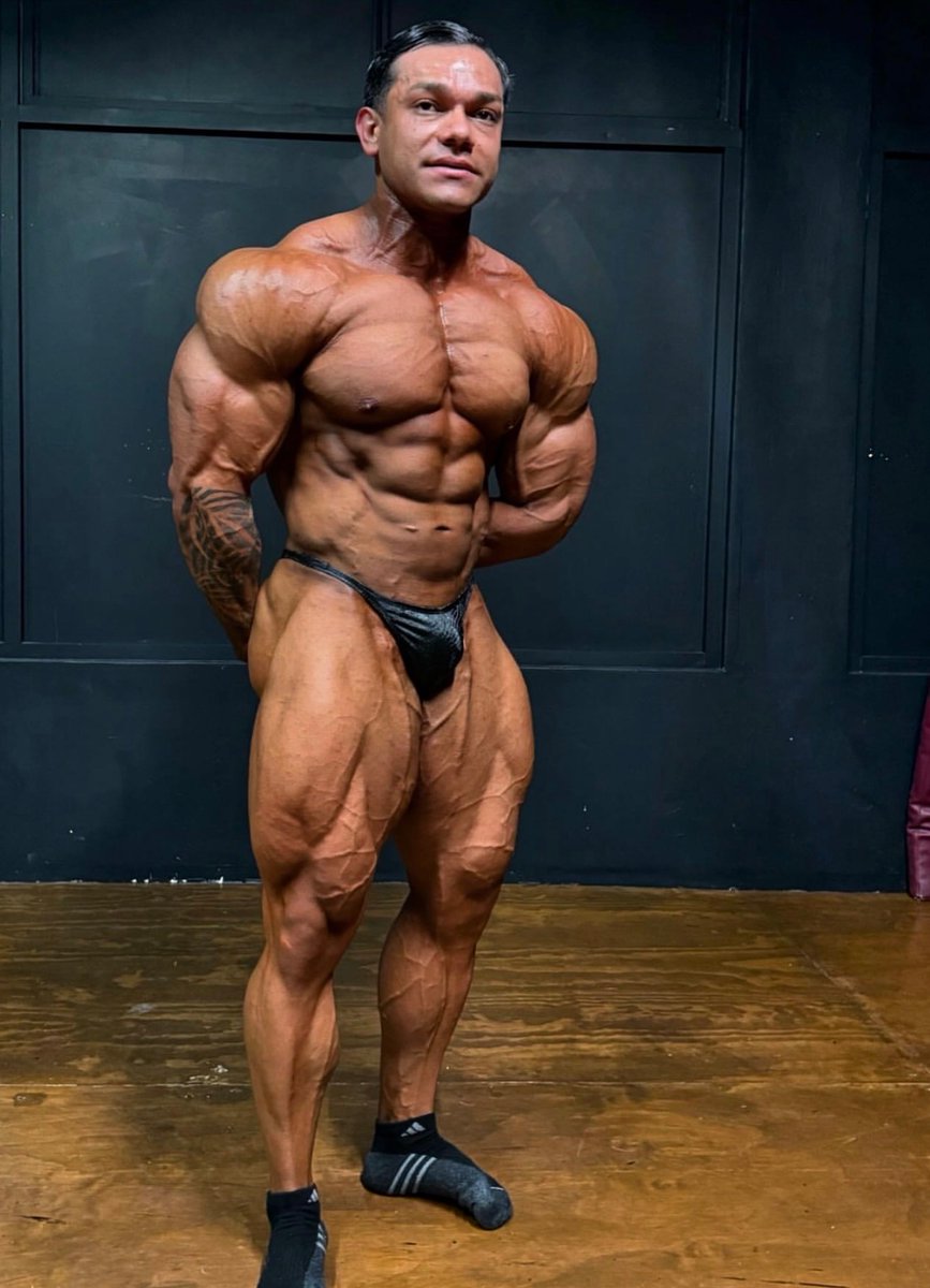 Incredible Mexican 🇲🇽 muscle Juan Alemán