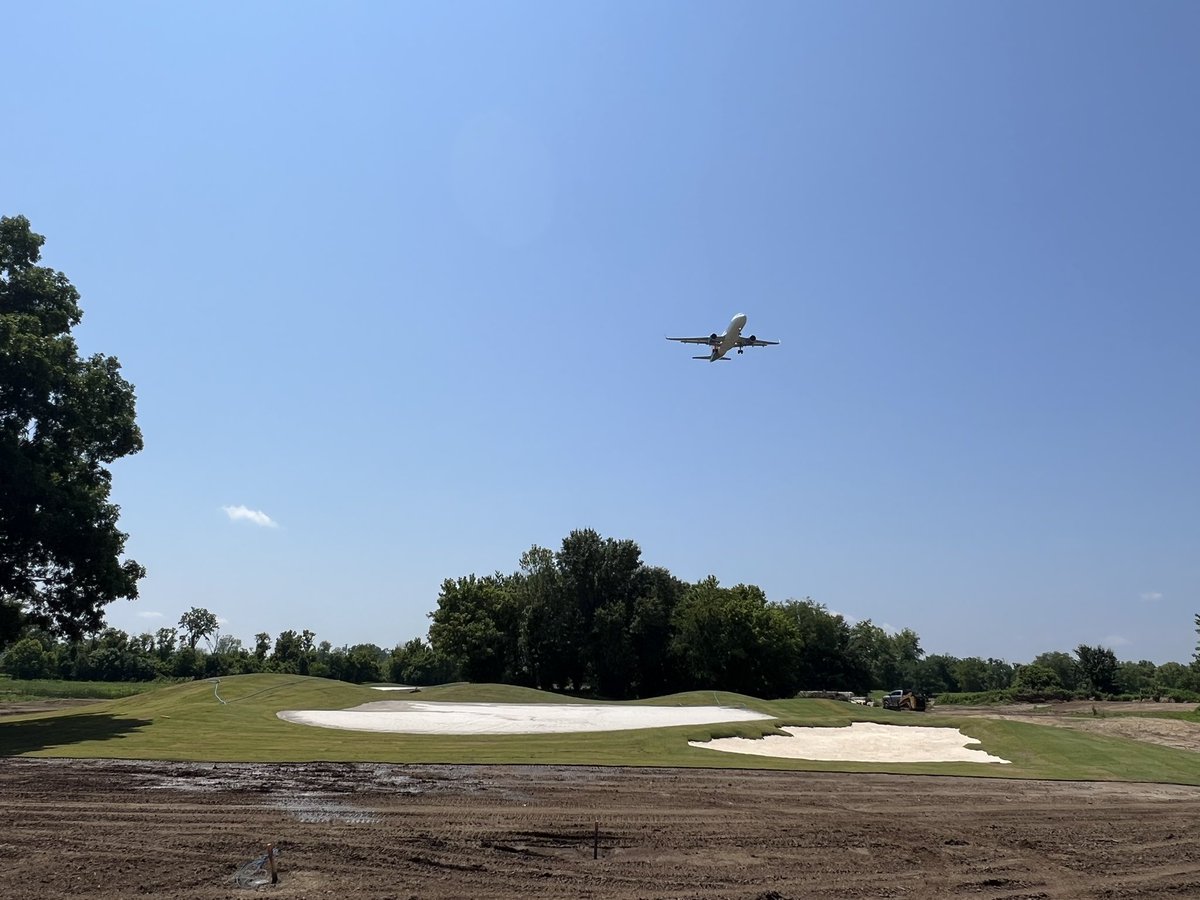 Newly updated first green at Broadmoor Golf links.
#golfdesign #golfarchitecture #asheville