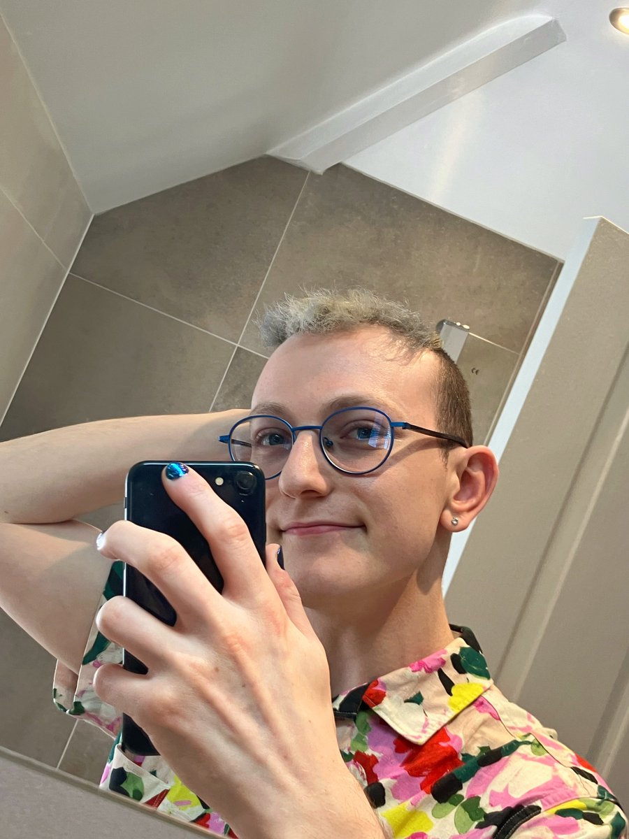 Happy 23rd birthslay to me 💅🎂🎈