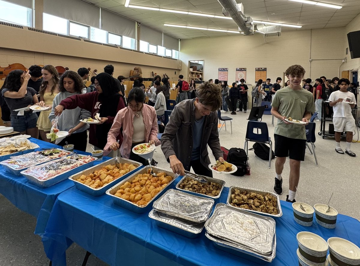 A huge congratulations to all students in the Regional Strings Program on another stellar year of music making. You certainly earned your end-of-year luncheon. Well done to all! 🎉🎉🎉