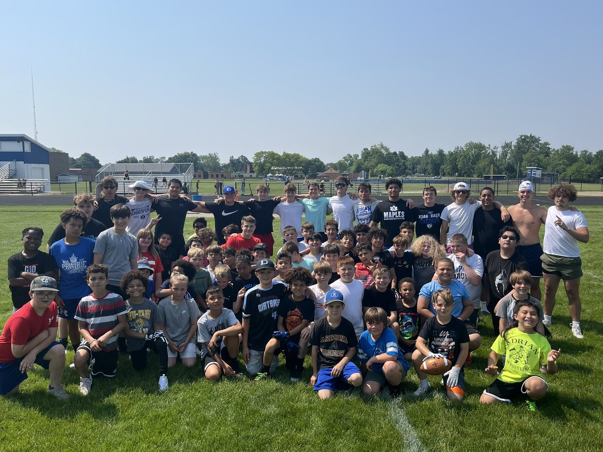 joel12p's tweet image. Excellent day to close our 2025 Youth Camp! Great weather, positive attitudes, and a couple of birthdays made today a great day. Always fun seeing our current players interact with future Maples.

#TDC
