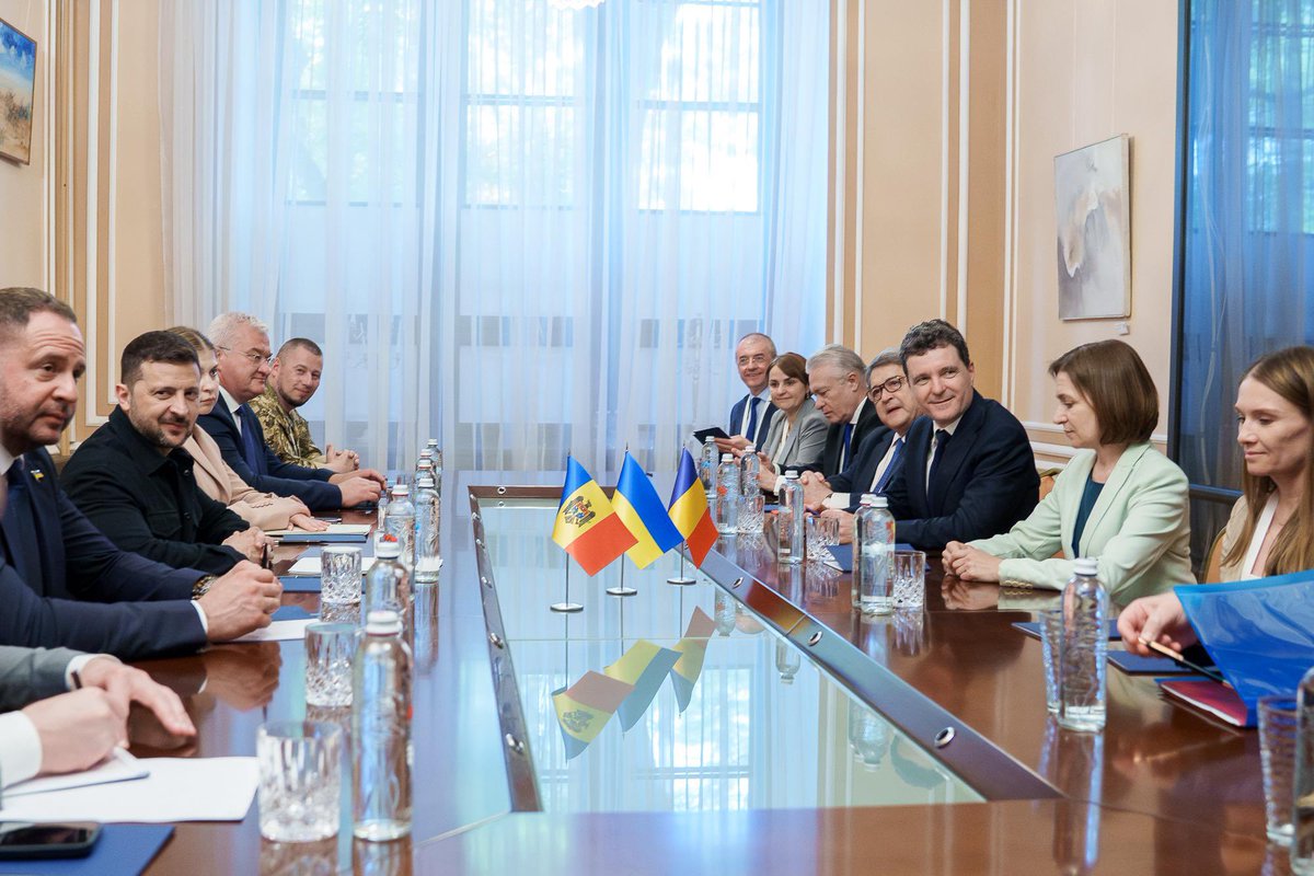 Nicușor Dan (@nicusordanro) on Twitter photo Together with President <a href="/sandumaiamd/">Maia Sandu</a> and President <a href="/ZelenskyyUa/">Volodymyr Zelenskyy / Володимир Зеленський</a>, we concluded a round of comprehensive discussions in the valuable trilateral format Romania – Republic of Moldova – Ukraine, marking the first such meeting at the highest level.
Our discussions focused on concrete Together with President <a href="/sandumaiamd/">Maia Sandu</a> and President <a href="/ZelenskyyUa/">Volodymyr Zelenskyy / Володимир Зеленський</a>, we concluded a round of comprehensive discussions in the valuable trilateral format Romania – Republic of Moldova – Ukraine, marking the first such meeting at the highest level.
Our discussions focused on concrete