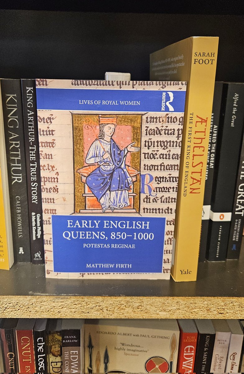 Finding a copy of my queenship book in the wild never gets old (this one at Waterstones Gower St). But it is also 20% cheaper to buy it through the Routledge website with the code 25SMA2. Don't tell Waterstones, I guess?