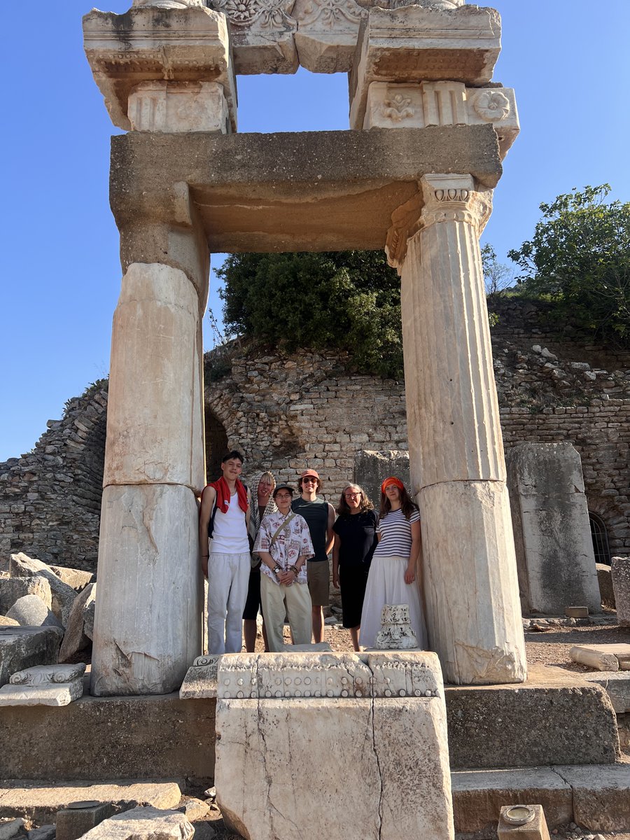 Pictures from a wonderful summer trip to Istanbul, Miletus, and Ephesus where some of our finalists together with students from Earlham College, USA and Prof. Tanja Staehler studied Presocrtatic philosophy and ancient Greek tragedy: