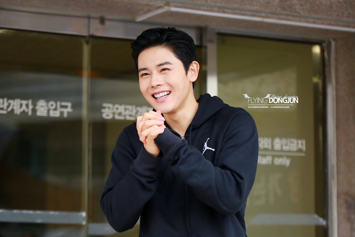 flyingdongjun's tweet photo. [업데이트] 250409 뮤지컬 <드림하이> 커튼콜 &amp; 퇴근길

(바로가기 👉 https://t.co/ZFpeQ47LeO)

10년만의 선 뮤지컬 무대에서
가장 빛나는 동준이 ✨

#김동준 #동준
#dongjun #kimdongjun
#뮤지컬드림하이
#드림하이 https://t.co/jIpKBTmEwe
