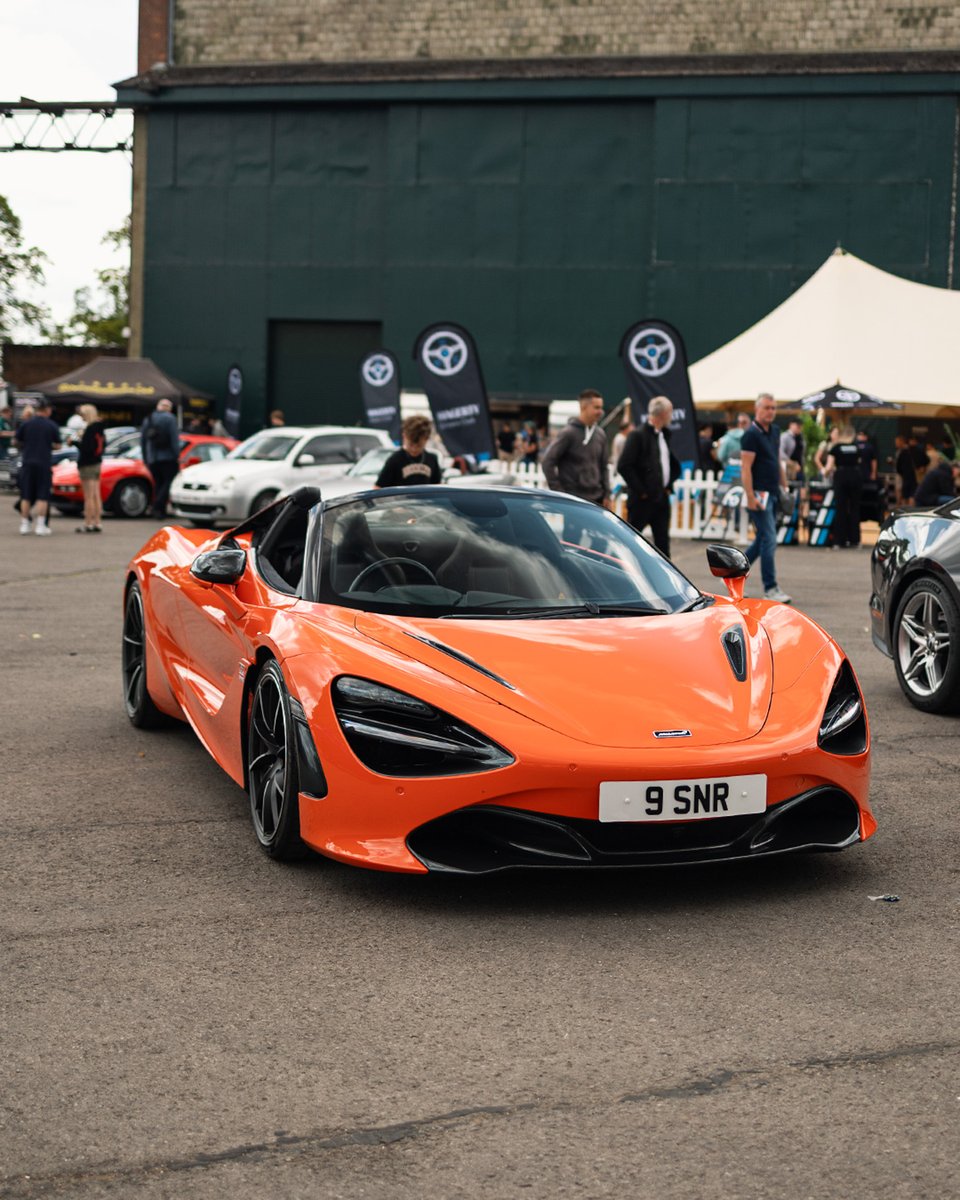 Our media team spotted this 🔥 McLaren 720S Spider at a car show rocking the slick plate 9 SNR 👀💨
Plates like this really complete the look, as we like to say - the finishing touch 👌🧡

#Regtransfers #9SNR #Numberplate #Numberplates #McLaren720S  🚗✨