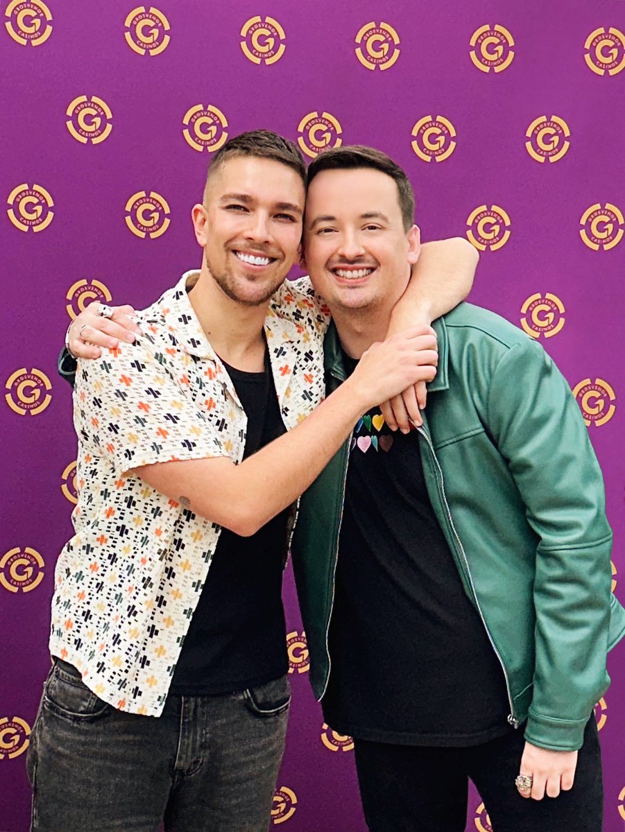 markwillis1993's tweet image. Blackpool Pride was a blast! It was awesome seeing @MattTerry93 again and he absolutely smashed his set on stage 🏳️🌈🎶 go and check out his incredible EP #Closure if you haven’t already 🎧💛 awal.ffm.to/closuremt