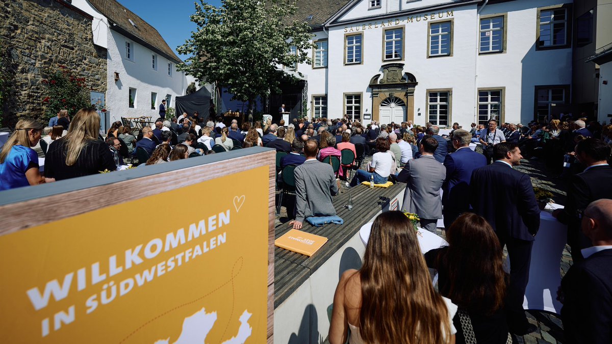 landnrw's tweet photo. Die REGIONALE Südwestfalen 2025 ist zentraler Baustein der Strukturpolitik von #NRW. Sie fördert u. a. 70 zukunftsweisende Projekte. Mit den REGIONALEN stärkt Nordrhein-Westfalen gezielt Regionen, die gemeinsam innovative Lösungen für die Herausforderungen von morgen entwickeln. https://t.co/Keai3uesmy