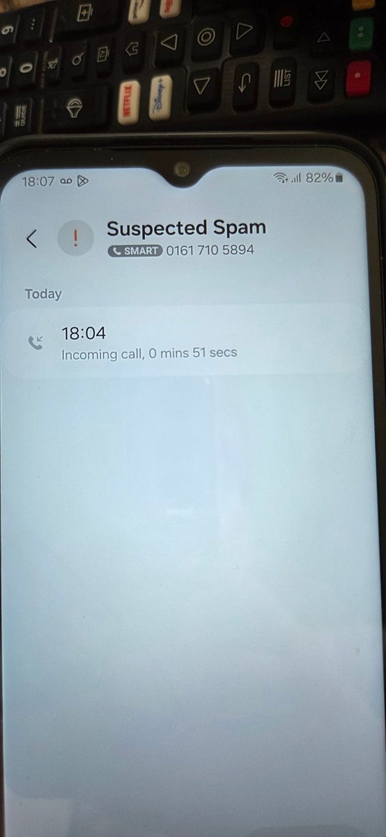 Le_tish's tweet photo. @SkyUK can you confirm the below number is legit from you? They stated they were from Sky broadband and that because of price rises in April millions were over charged and they were checking plans.  I need confirmation on whether this is a legitimate call and number https://t.co/SLow6XxhMO