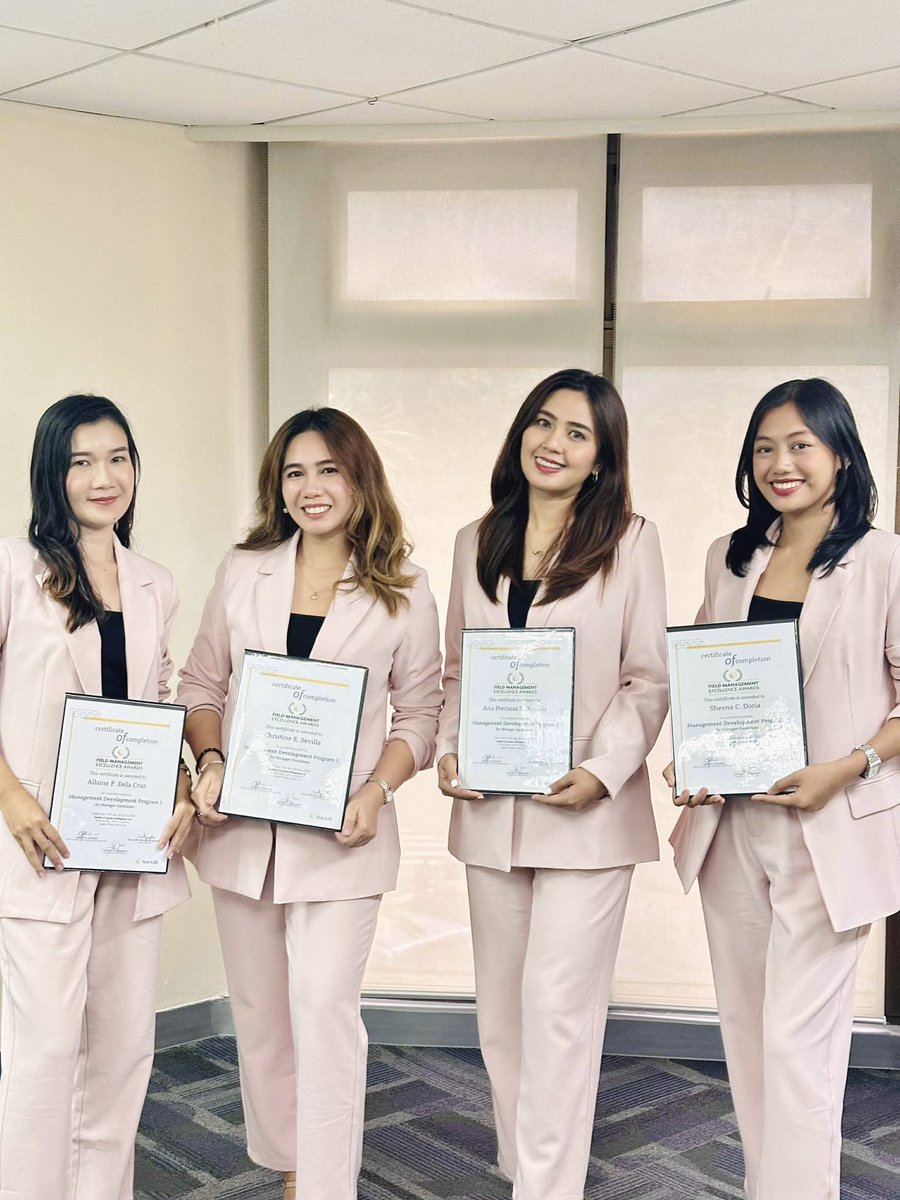 rocaforxana's tweet photo. Management Development Program 1! 

One step forward in our Mc-ship. 😇💝 https://t.co/FLsp23fz7g