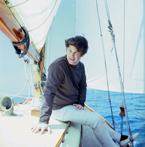 Bye Genius 🖤

Brian Wilson
1942-2025