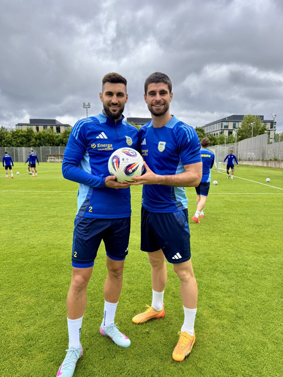 Eugenio González Aguilera tweet media