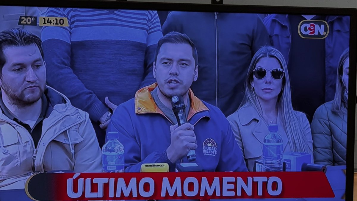 Juan Cáceres Troche (@juanctpy) on Twitter photo #Ahora: Miguel Prieto anuncia que no presentará renuncia, tras la aprobación de la intervención del Municipio de Ciudad del Este. <a href="/C9NParaguay/">C9N Paraguay</a> #Ahora: Miguel Prieto anuncia que no presentará renuncia, tras la aprobación de la intervención del Municipio de Ciudad del Este. <a href="/C9NParaguay/">C9N Paraguay</a>