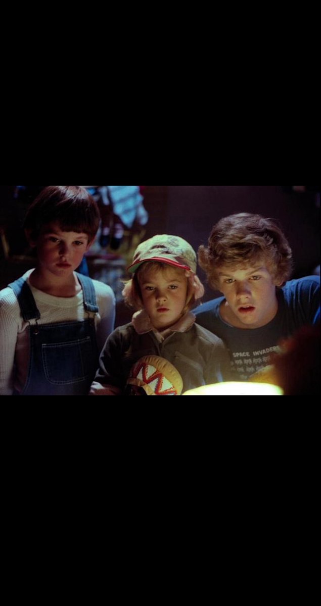 YoungArtistAwds's tweet image. On this day in 1982: E.T. lit up the big screen👽🚲✨

The Young Artist Academy is proud to’ve recognized this iconic film that forever changed the landscape of family storytelling.  Here’s to timeless stories and the young talent that help make them magic💫 Shine on!🌟