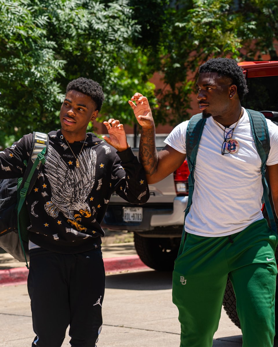 BUFootball's tweet photo. New Bears on campus 🏠🐻

#SicEm https://t.co/2P837iOqNE