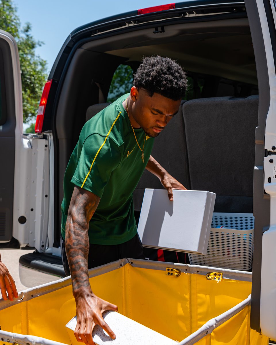 New Bears on campus 🏠🐻

#SicEm