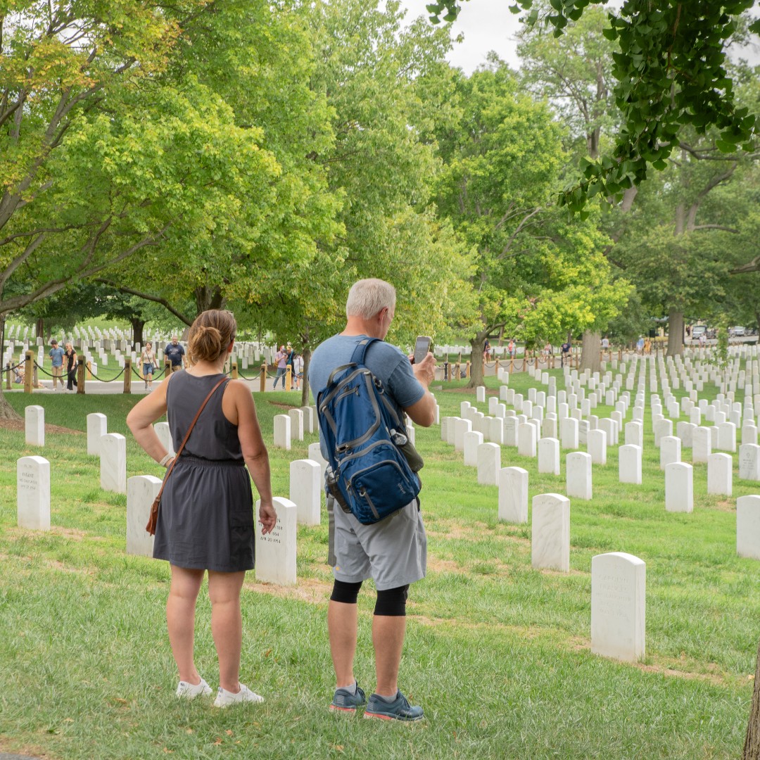 ArlingtonTours's tweet image. For a more customized and personal visit, Arlington National Cemetery Tours offers private tours. These experiences provide a deeper understanding of the cemetery’s history.
 bit.ly/3QrD2BI
.
.
.
#arlingtonnationalcemeterytours #arlingtonnationalcemetery #mydccool